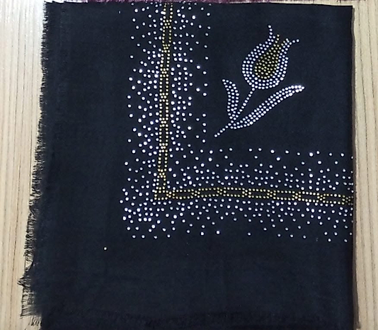 Flamlı pullu eşarp